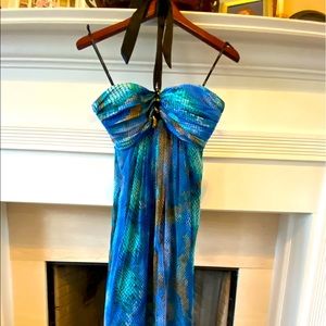 Long dress with tie neck.